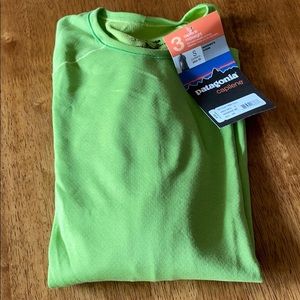 NWT Women’s  small Patagonia Midweight Crew Shirt